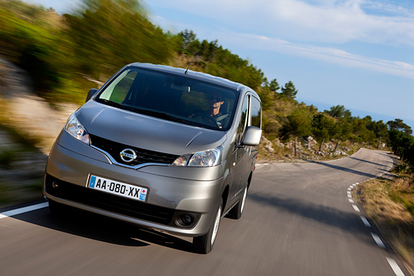 2011 nissan nv200