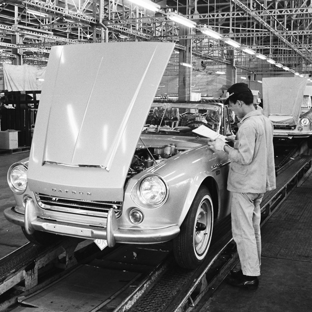 GALLERY NISSAN HERITAGE