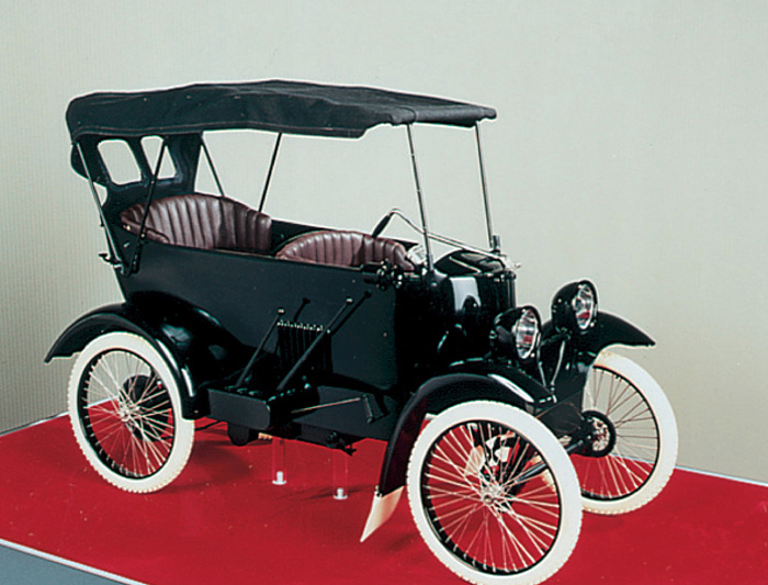 Gorham-style four-wheeled vehicles (miniature)(1921: -)
