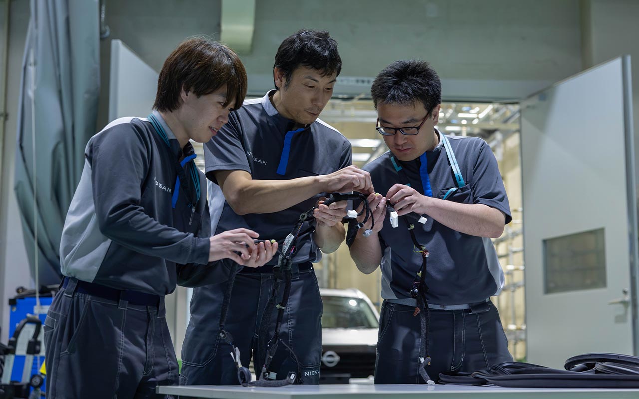Rather than providing ready-made answers, Funasaka encourages every member of the team to think independently and deeply.