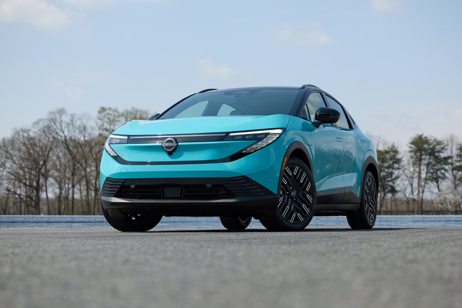 Nissan LEAF 2025
