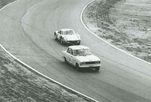 GT-II Race Skyline GT and Porsche 904