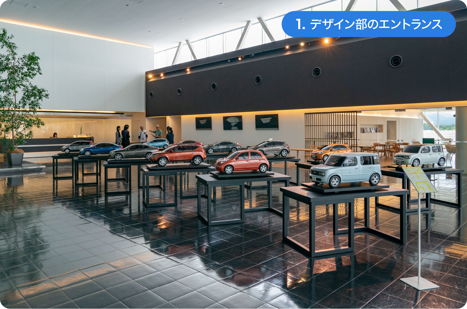 1.デザイン部のエントランス