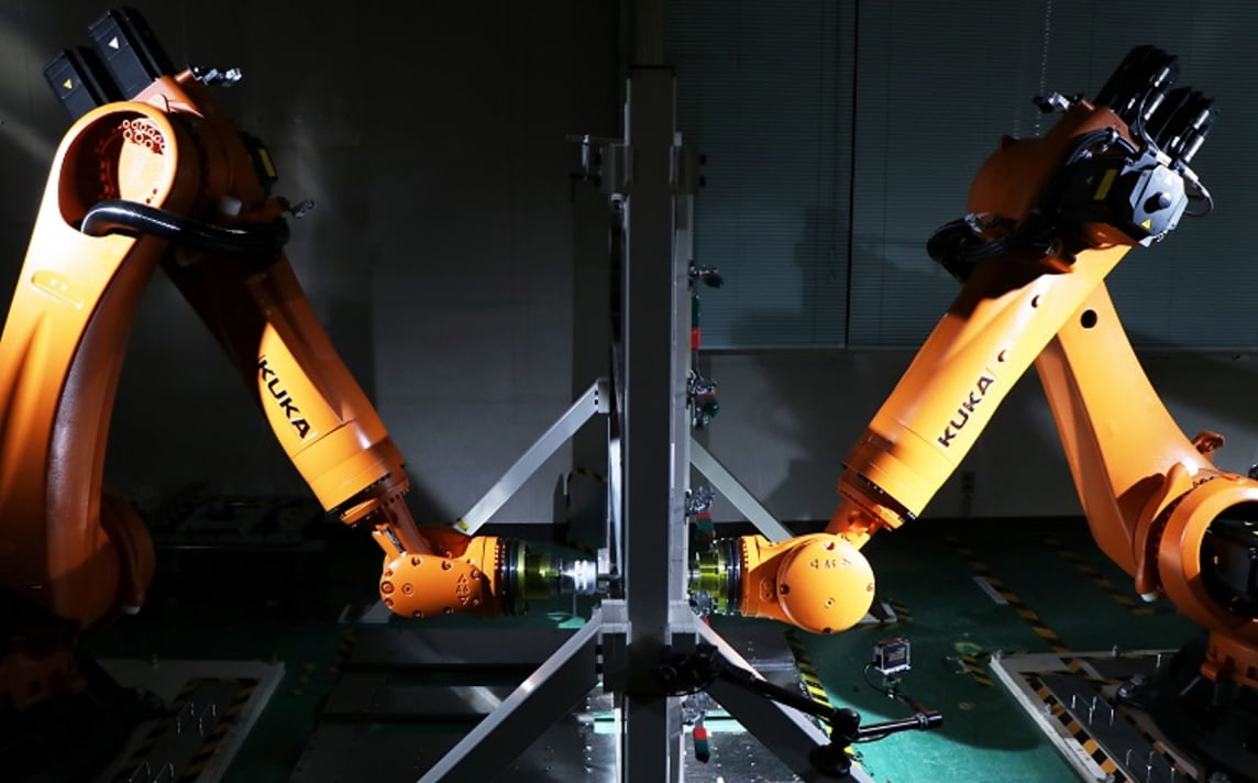 対向式ダイレス成形の精度向上で「品質工学賞発表賞 金賞」を受賞