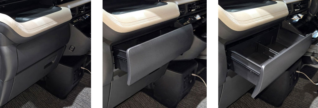 大きくて使いやすいインスト助手席スライドボックス