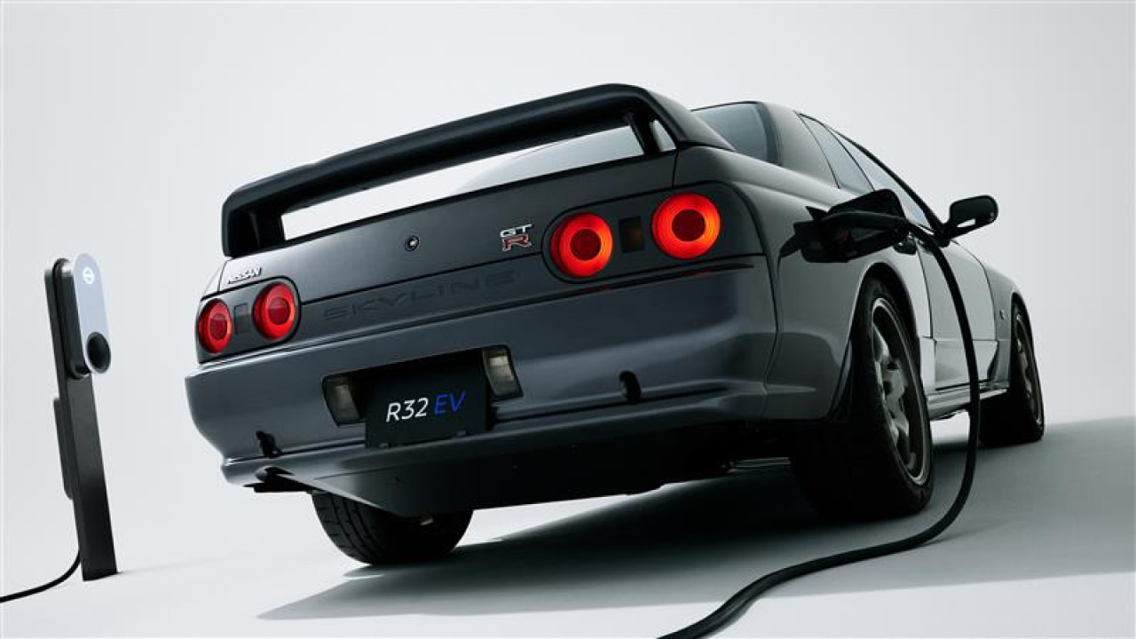 R32 EV R32 EV